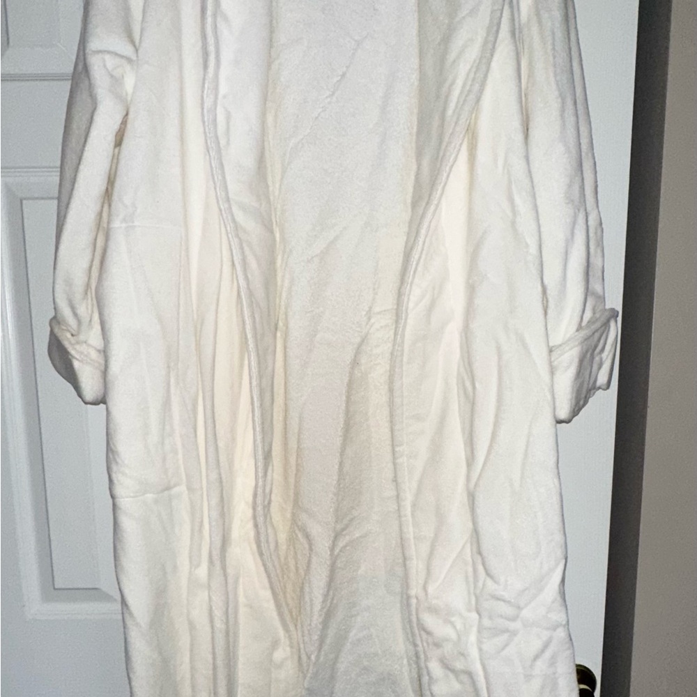 Victoria's Secret Soft White Plush Robe - Picture 3 of 3